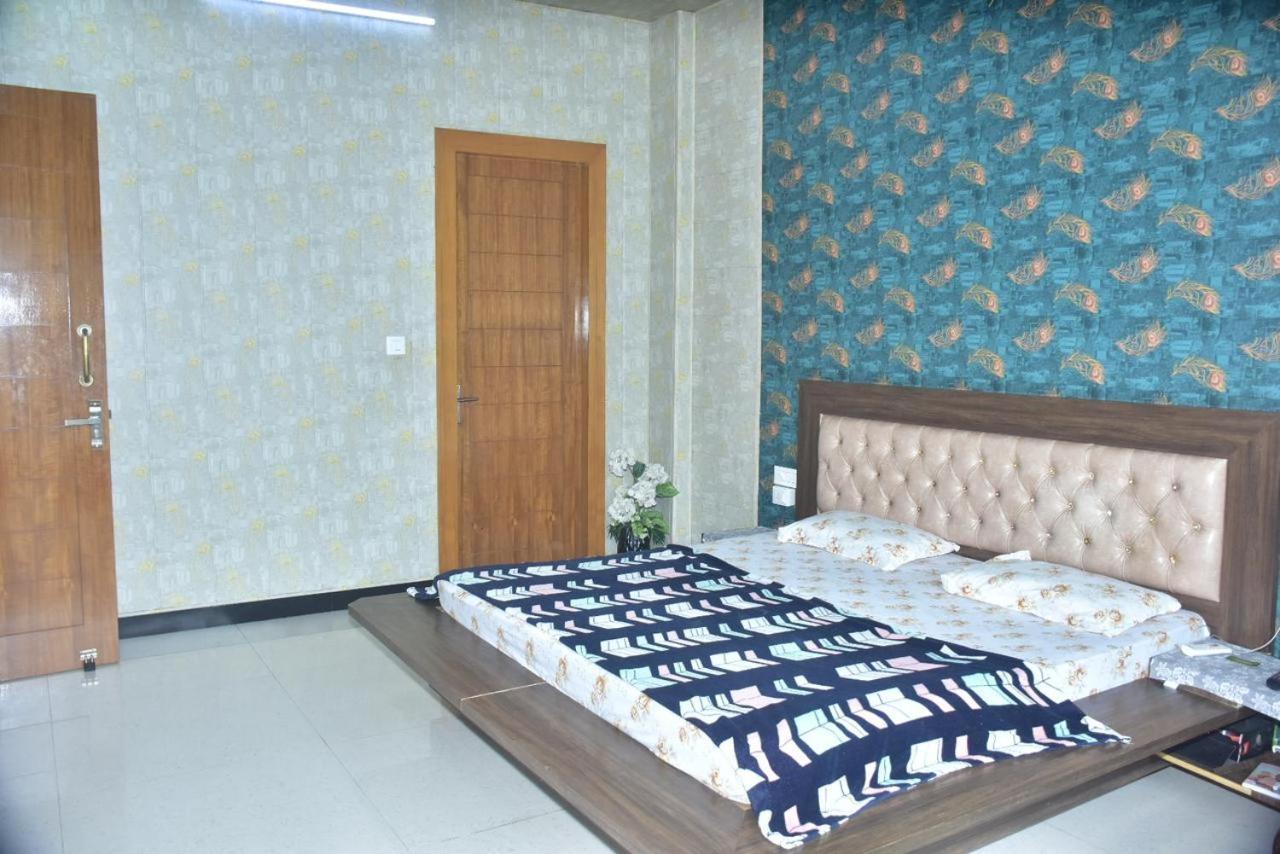 Shreshth Home Stay - Best Family Accommodation - 3Km From Har Ki Pauri, Haridwar, Uttarakhand エクステリア 写真