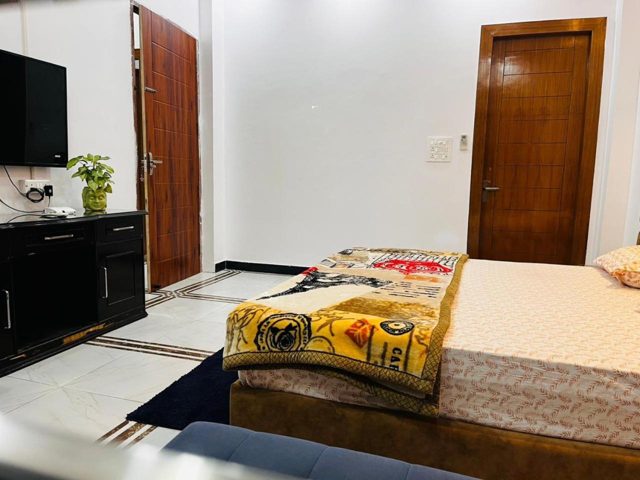 Shreshth Home Stay - Best Family Accommodation - 3Km From Har Ki Pauri, Haridwar, Uttarakhand エクステリア 写真