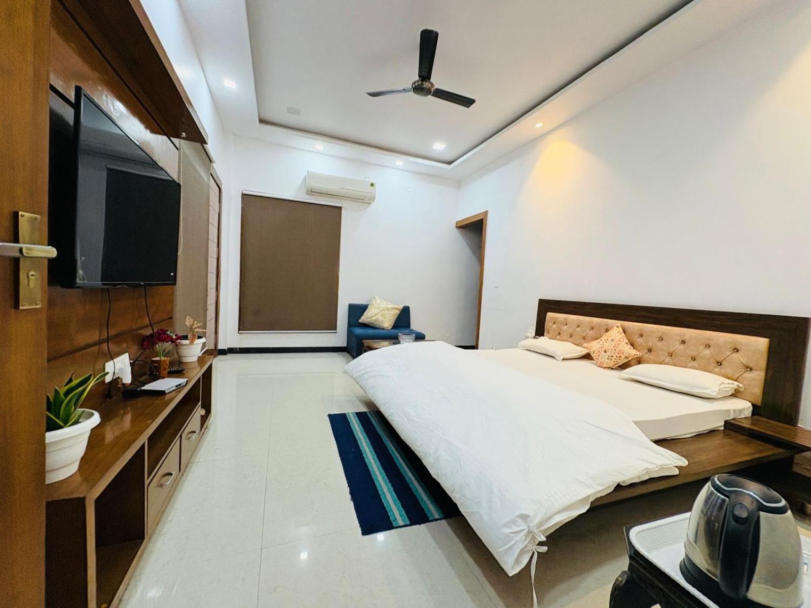 Shreshth Home Stay - Best Family Accommodation - 3Km From Har Ki Pauri, Haridwar, Uttarakhand エクステリア 写真