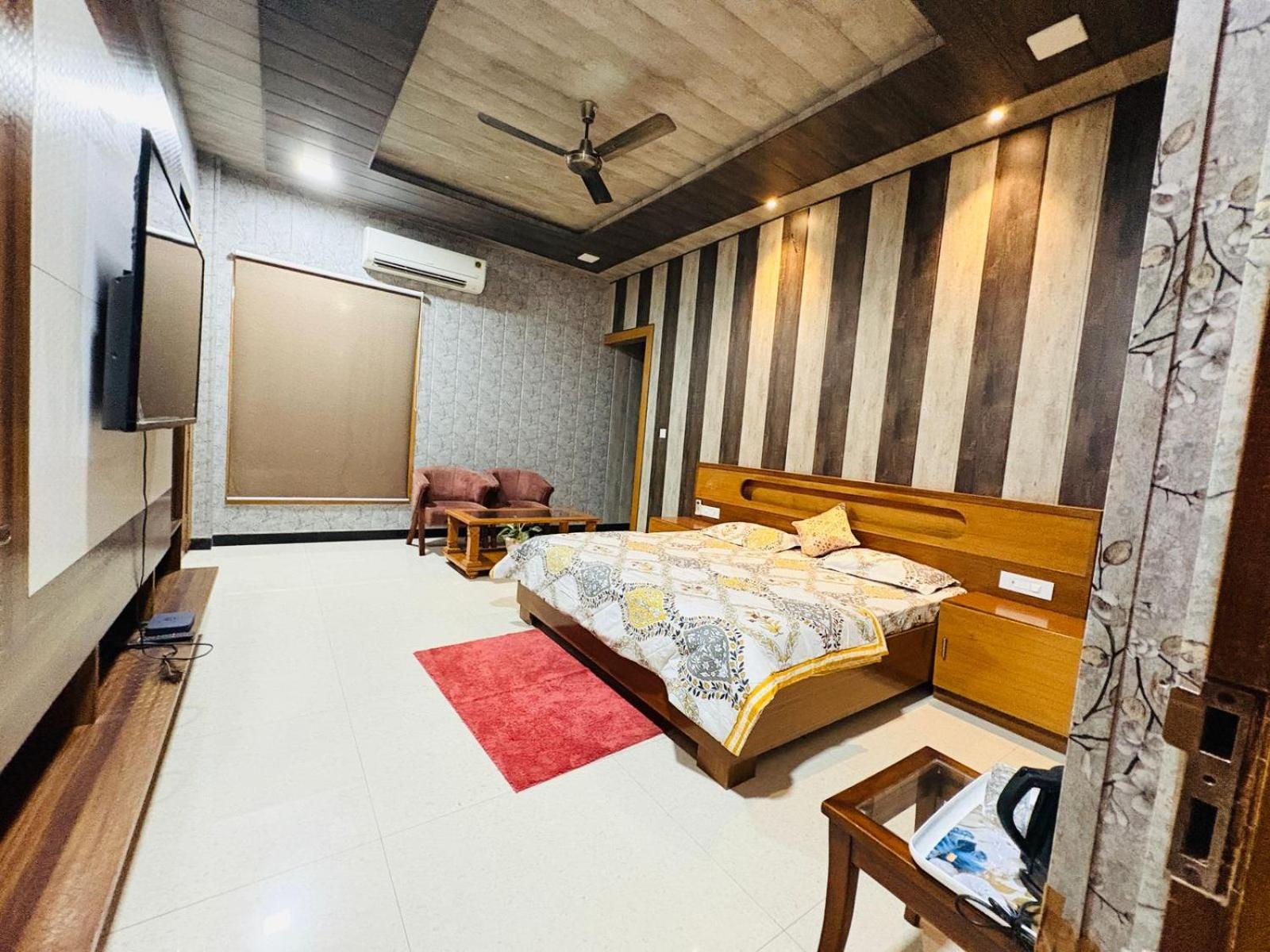 Shreshth Home Stay - Best Family Accommodation - 3Km From Har Ki Pauri, Haridwar, Uttarakhand エクステリア 写真