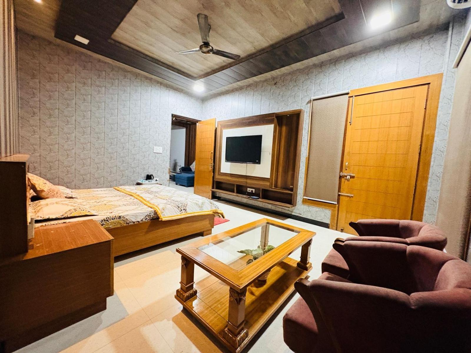 Shreshth Home Stay - Best Family Accommodation - 3Km From Har Ki Pauri, Haridwar, Uttarakhand エクステリア 写真